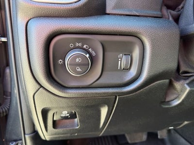 2021 RAM 1500 Big Horn Crew Cab 4x4 5'7" Box