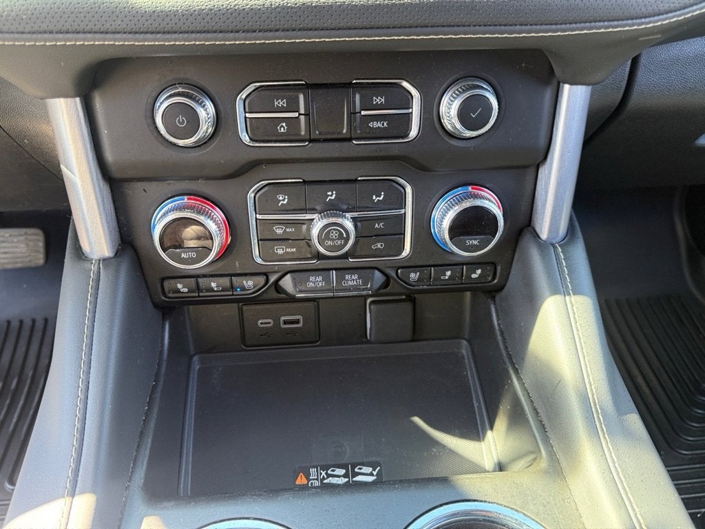 2024 GMC Yukon SLT - Photo 11