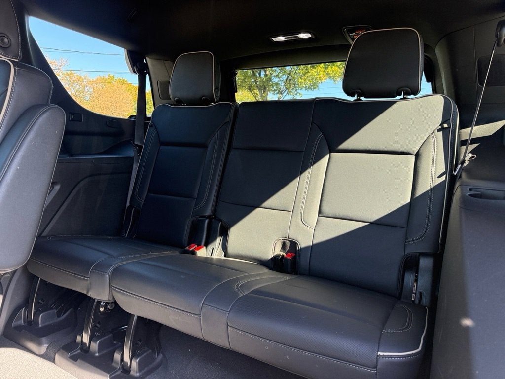 2024 GMC Yukon SLT - Photo 17