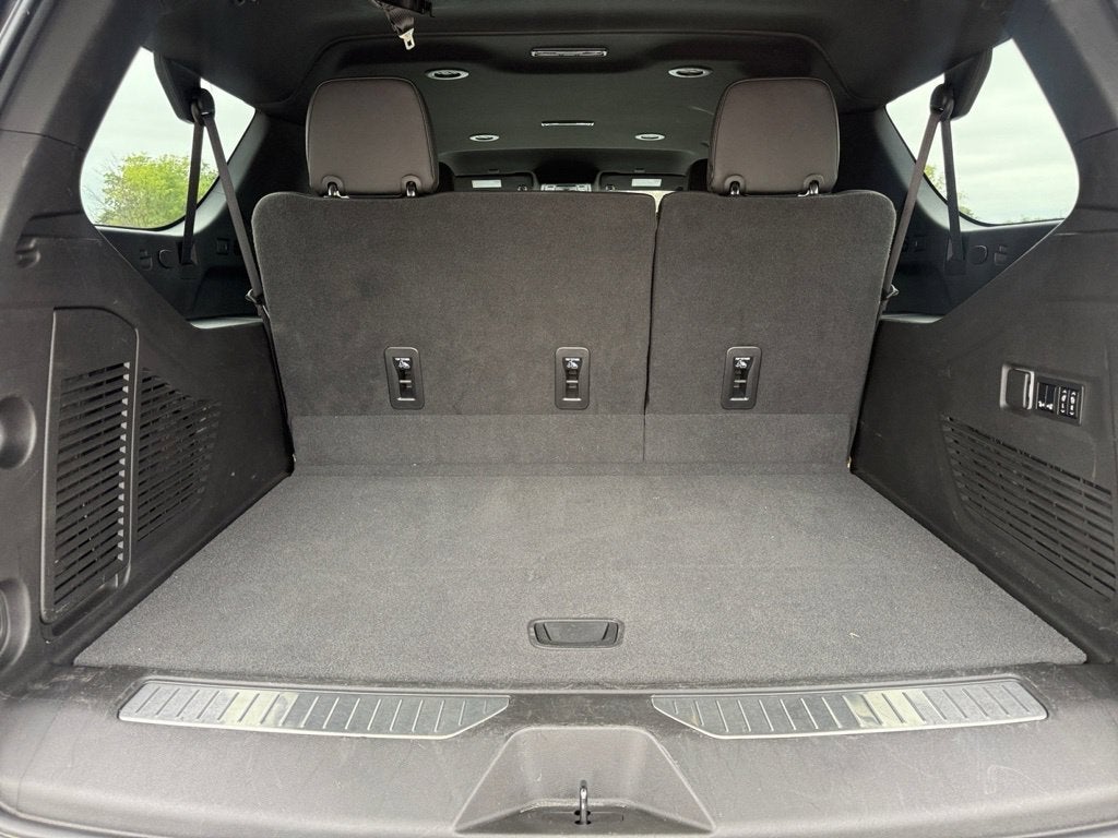 2022 Chevrolet Suburban RST - Photo 18
