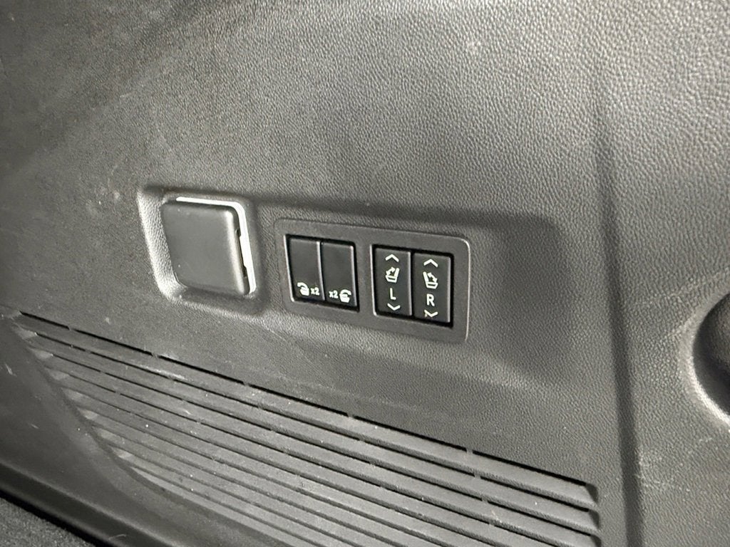 2022 Chevrolet Suburban High Country