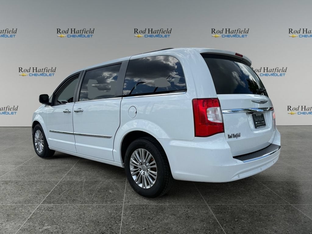 2015 Chrysler Town & Country Touring-L