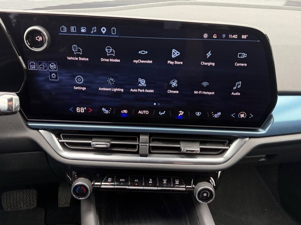 2024 Chevrolet Equinox EV LT - Photo 13