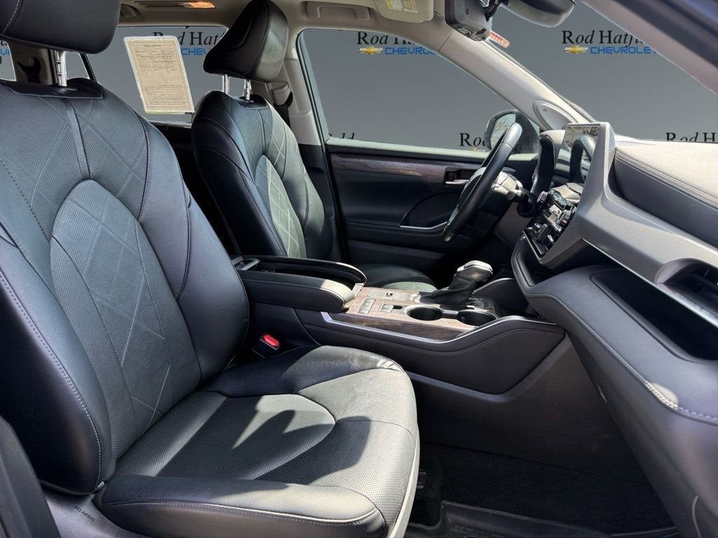 2022 Toyota Highlander Platinum