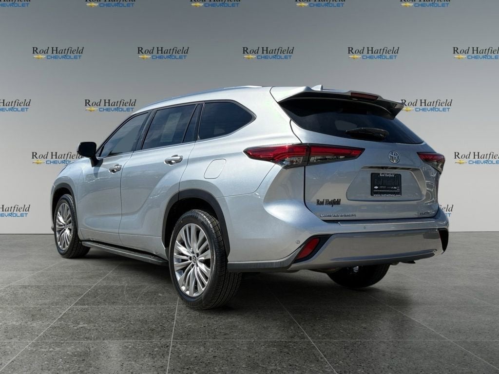2022 Toyota Highlander Platinum