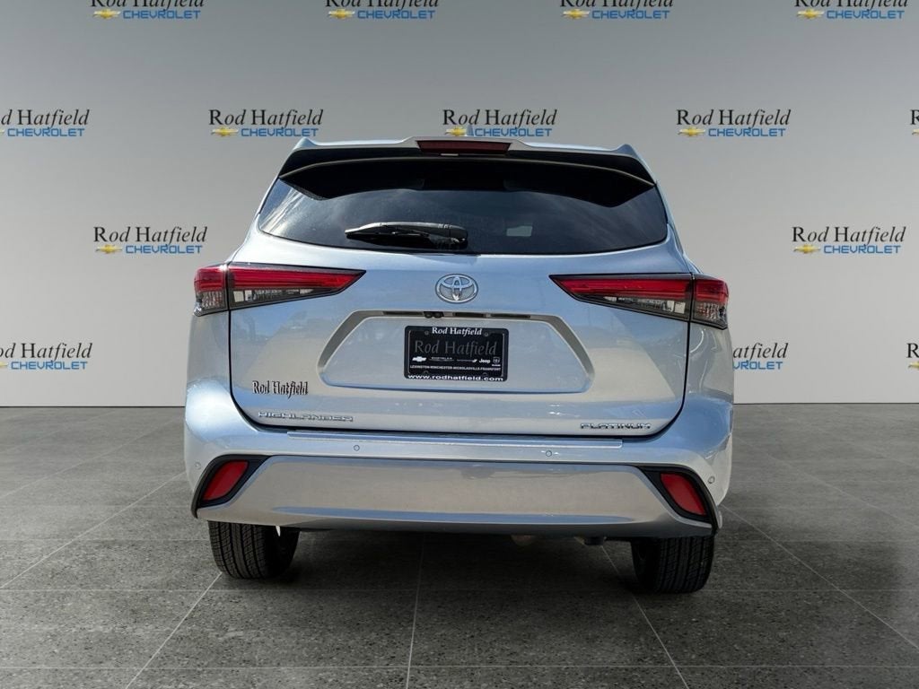 2022 Toyota Highlander Platinum