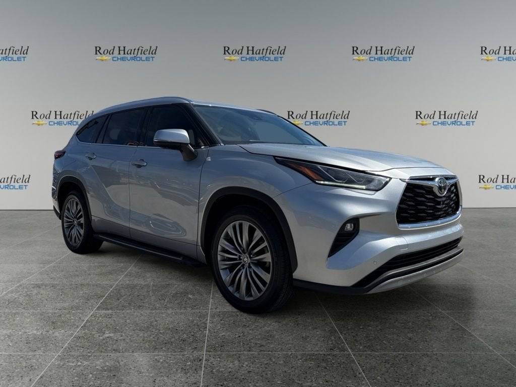 2022 Toyota Highlander Platinum