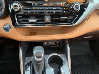 2022 Toyota Highlander Platinum