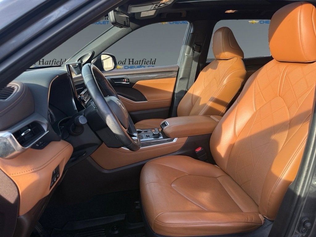 2022 Toyota Highlander Platinum
