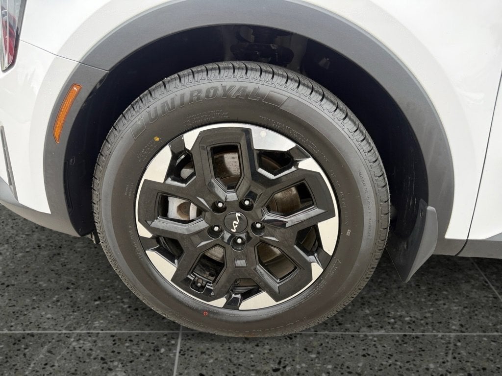 2025 Kia Sorento S - Photo 14
