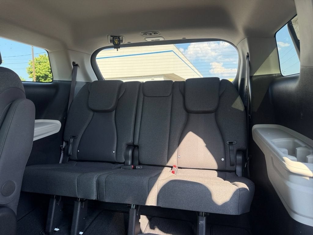 2024 Kia Carnival MPV LX